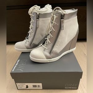 “Casbah” GRAY by Saks Fifth Avenue booties, size 38.5